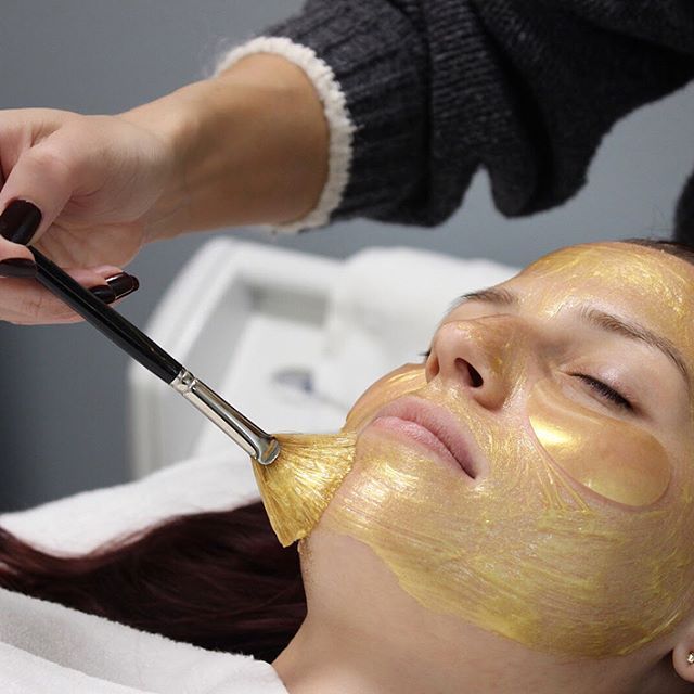 Rejuvenating Facial w/ Gold Mask