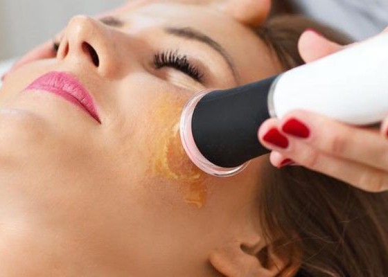 Oxygeneo 3 in 1 Luxury Facial